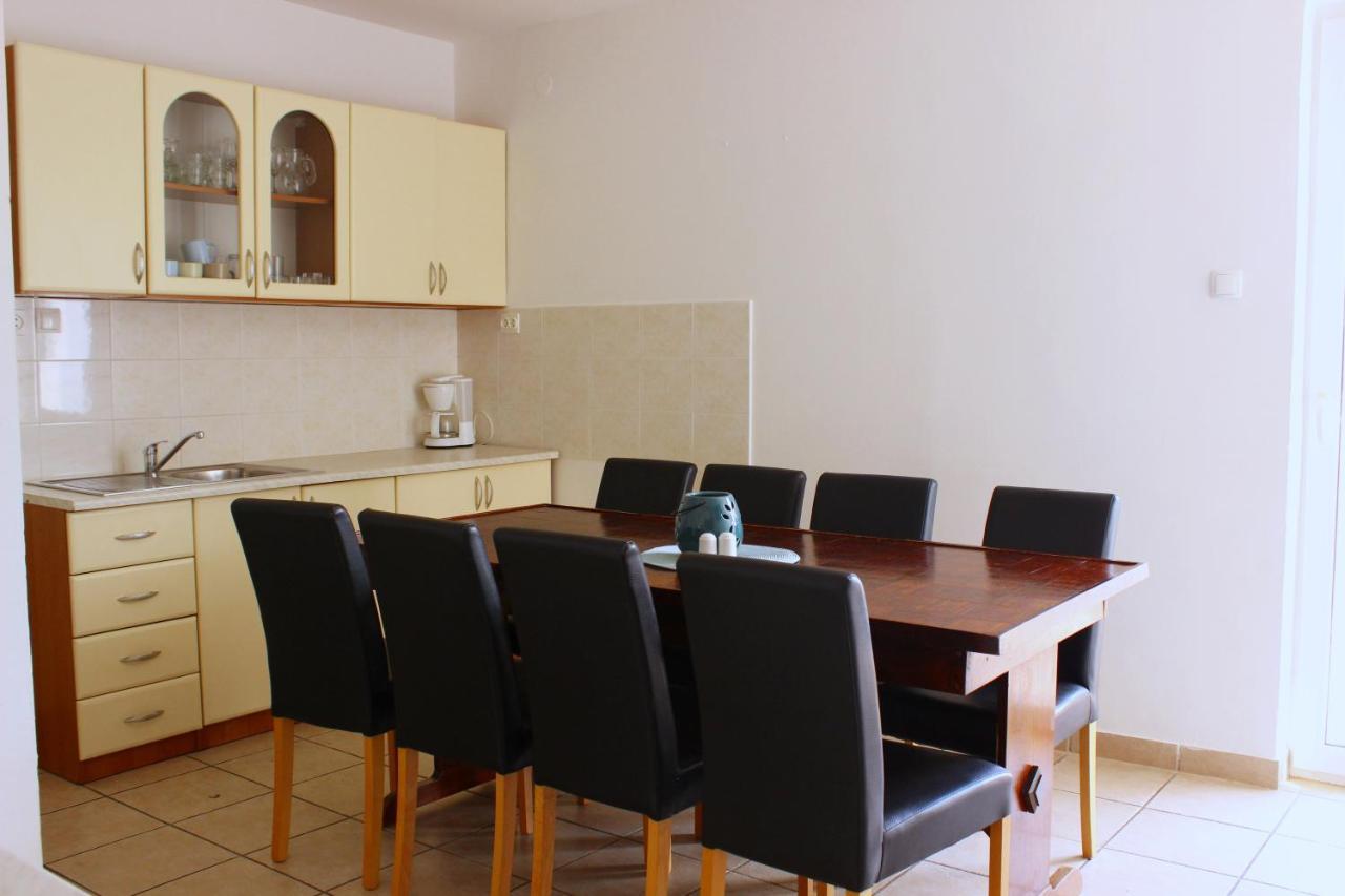 Apartman Arta *