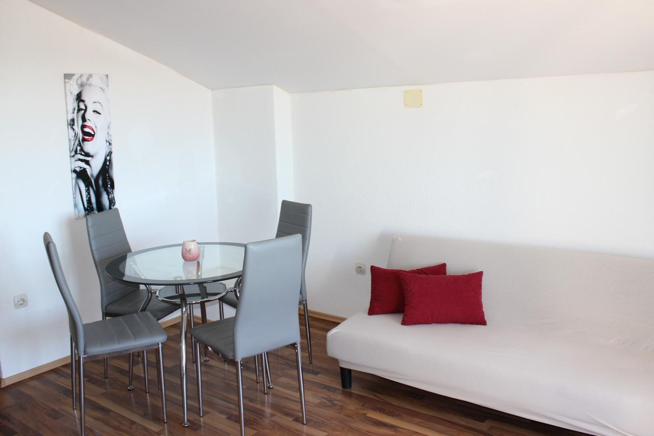 Apartman Arta *